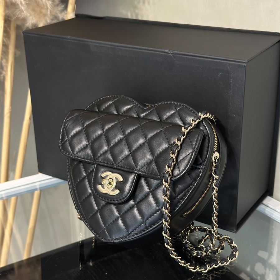 CHANEL 22S小羊皮愛心包 - 大號黑金-3