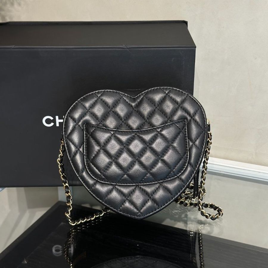 CHANEL 22S小羊皮愛心包 - 大號黑金-4