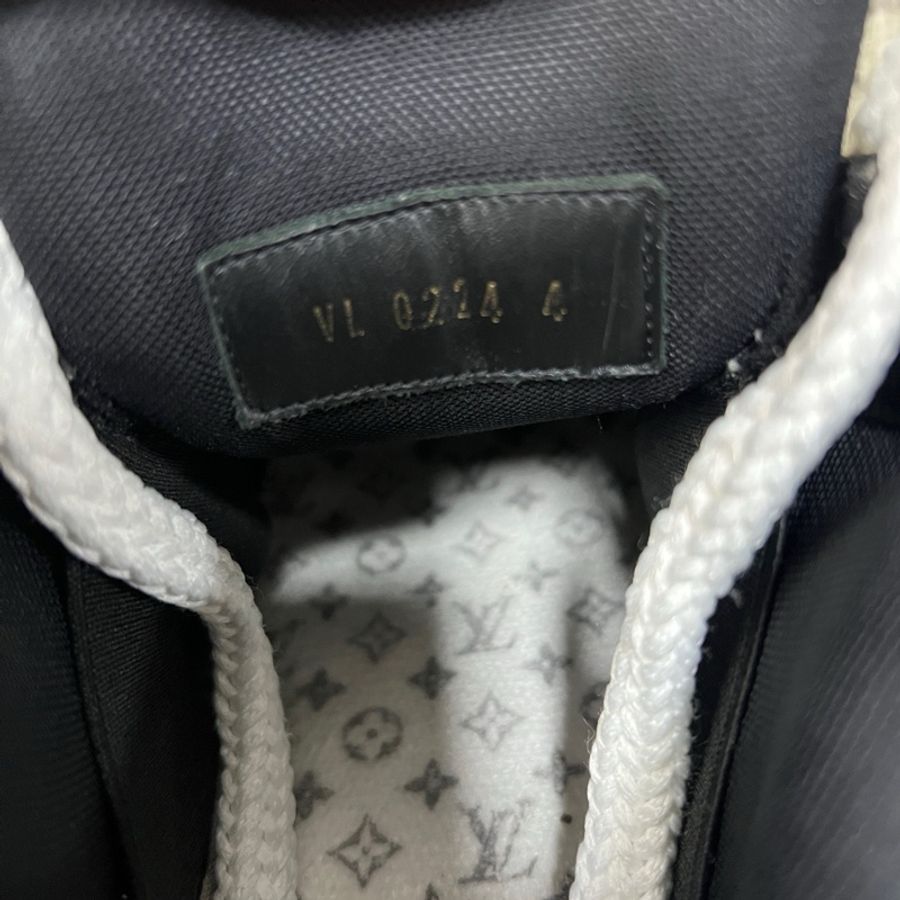 LOUIS VUITTON Trainer Maxi 小胖丁壓紋印花 耐磨 低幫 板鞋 男女同款 黑白色 38碼。-4