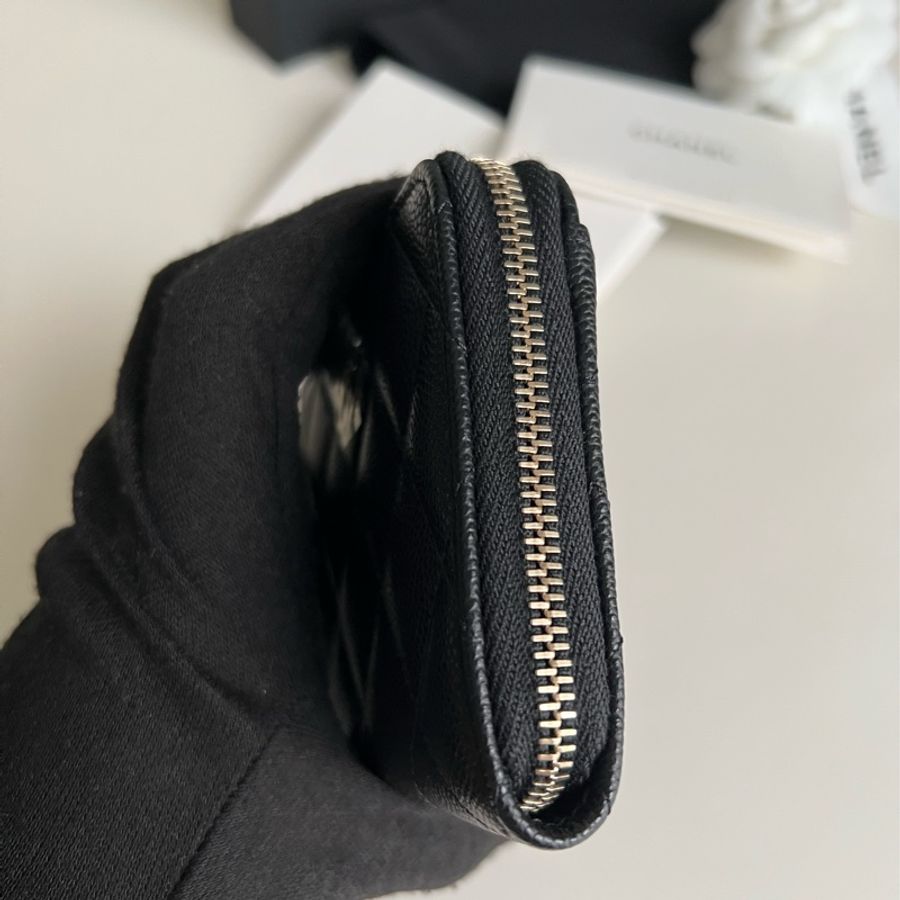 全新🩷Chanel 經典菱格紋粒紋小牛皮L拉鏈短夾-10
