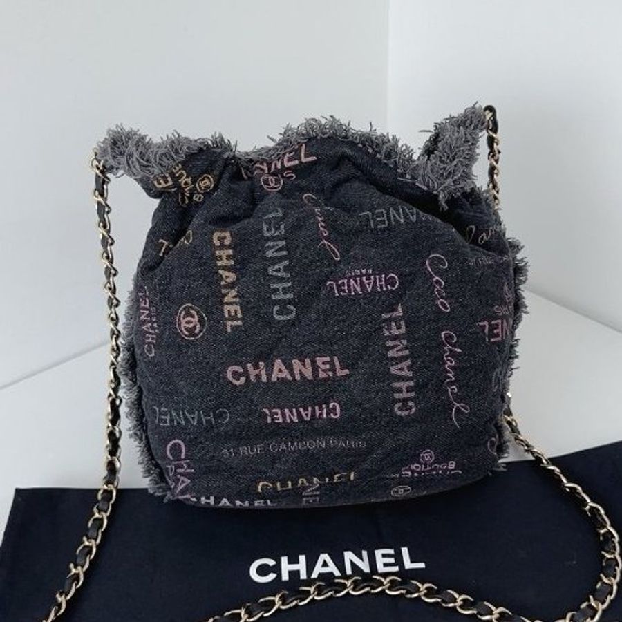 近新品 香奈兒/Chanel 黑丹寧牛仔小號 抽繩鏈條水桶包 芯片款-1