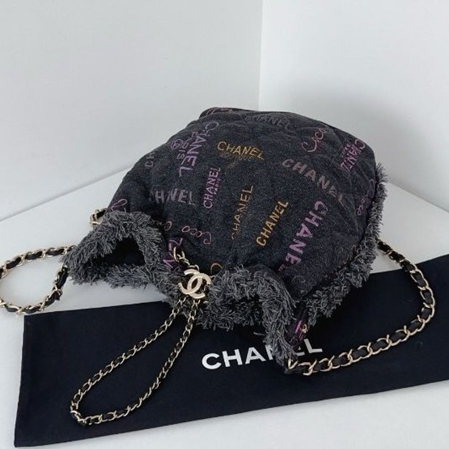 近新品 香奈兒/Chanel 黑丹寧牛仔小號 抽繩鏈條水桶包 芯片款-4