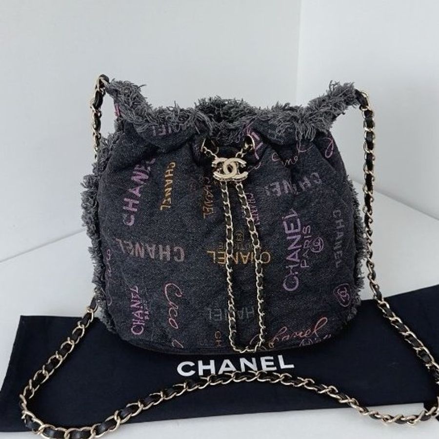 近新品 香奈兒/Chanel 黑丹寧牛仔小號 抽繩鏈條水桶包 芯片款-5