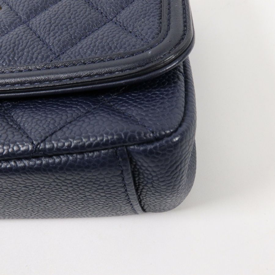 CHANEL 牛皮皮革CC Filigree Flap Bag鏈帶肩背袋-12