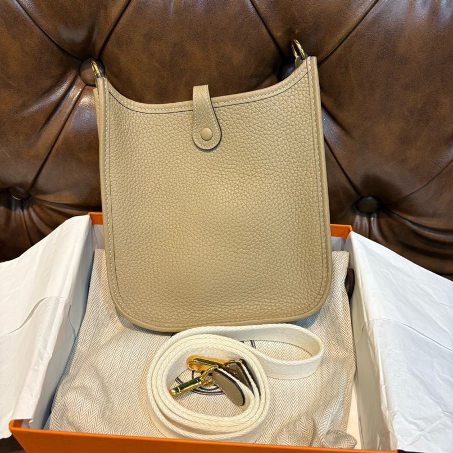 HERMES/愛馬仕 Evelyne 16 伊芙琳 斜背包 Clemence牛皮風衣灰金扣-1