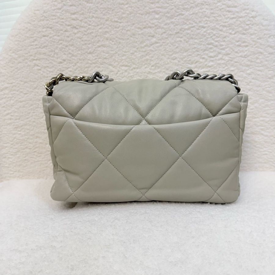 Chanel鼠尾草灰羊皮銀釦19中號鏈包-7