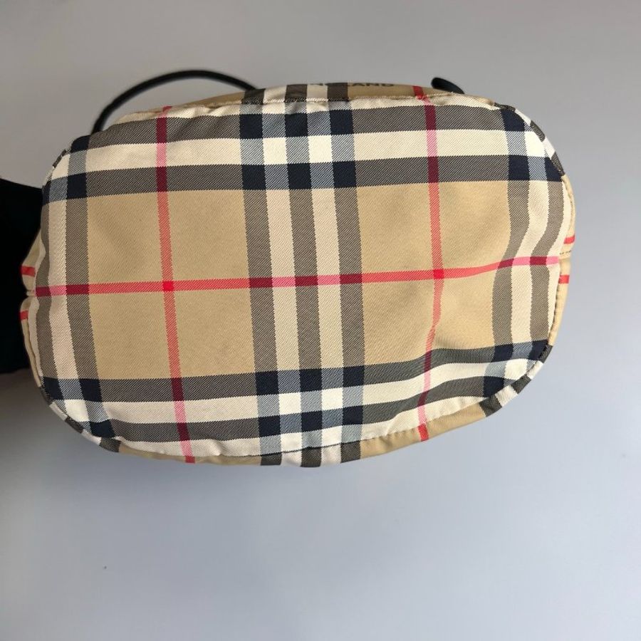 BURBERRY 尼龍格紋水桶袋包-4