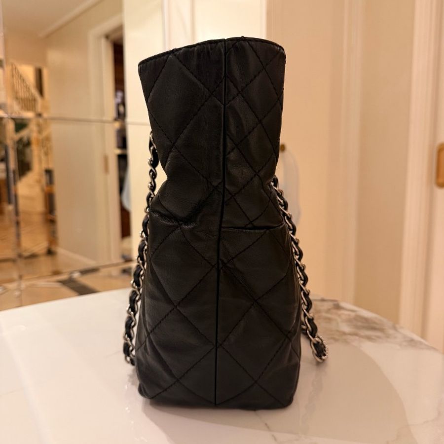 Chanel香奈兒中古黑銀菱格鏈條托特包媽咪包-4