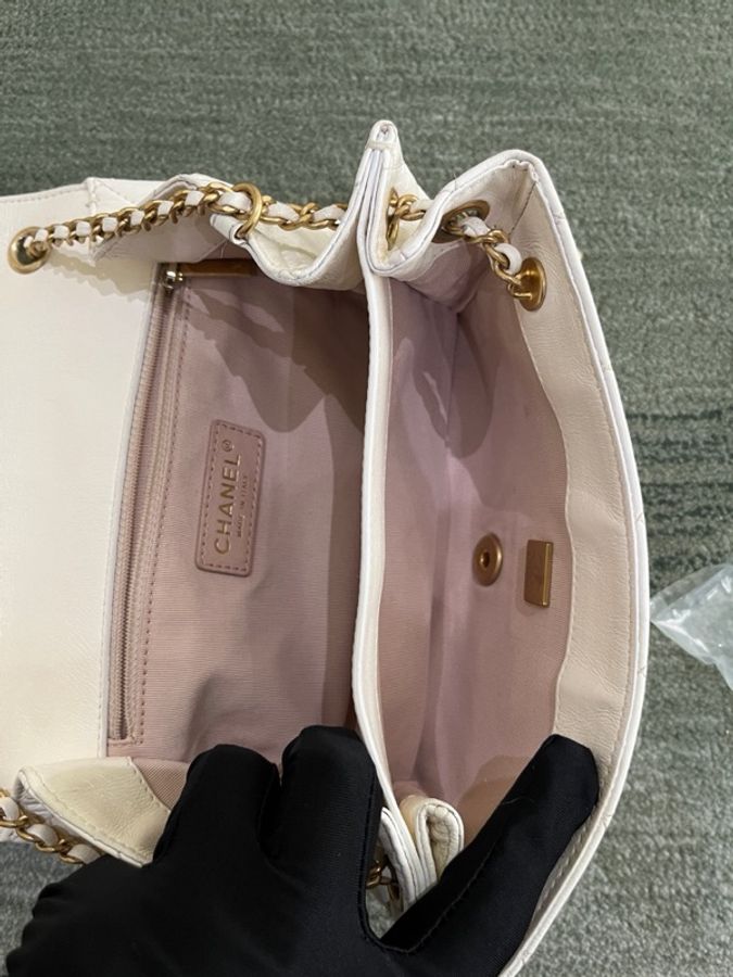 Chanel • 22c白金褶皺羊皮Cf 20 大Mini 芯片款✨-8