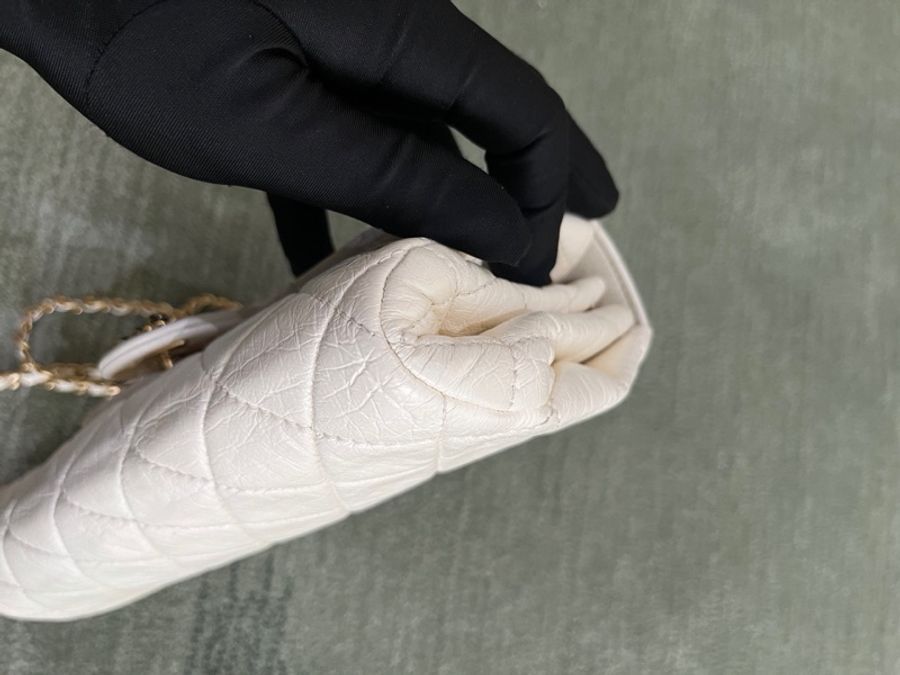 Chanel • 22c白金褶皺羊皮Cf 20 大Mini 芯片款✨-11