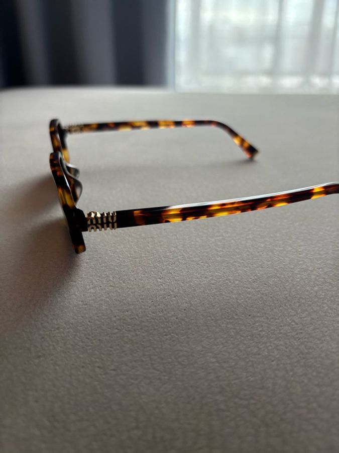 Miu Miu 長方形太陽眼鏡墨鏡 SMU 11ZF-2