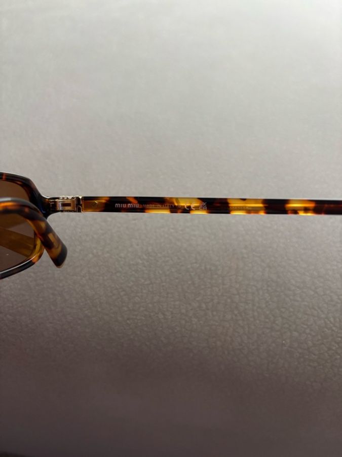 Miu Miu 長方形太陽眼鏡墨鏡 SMU 11ZF-5