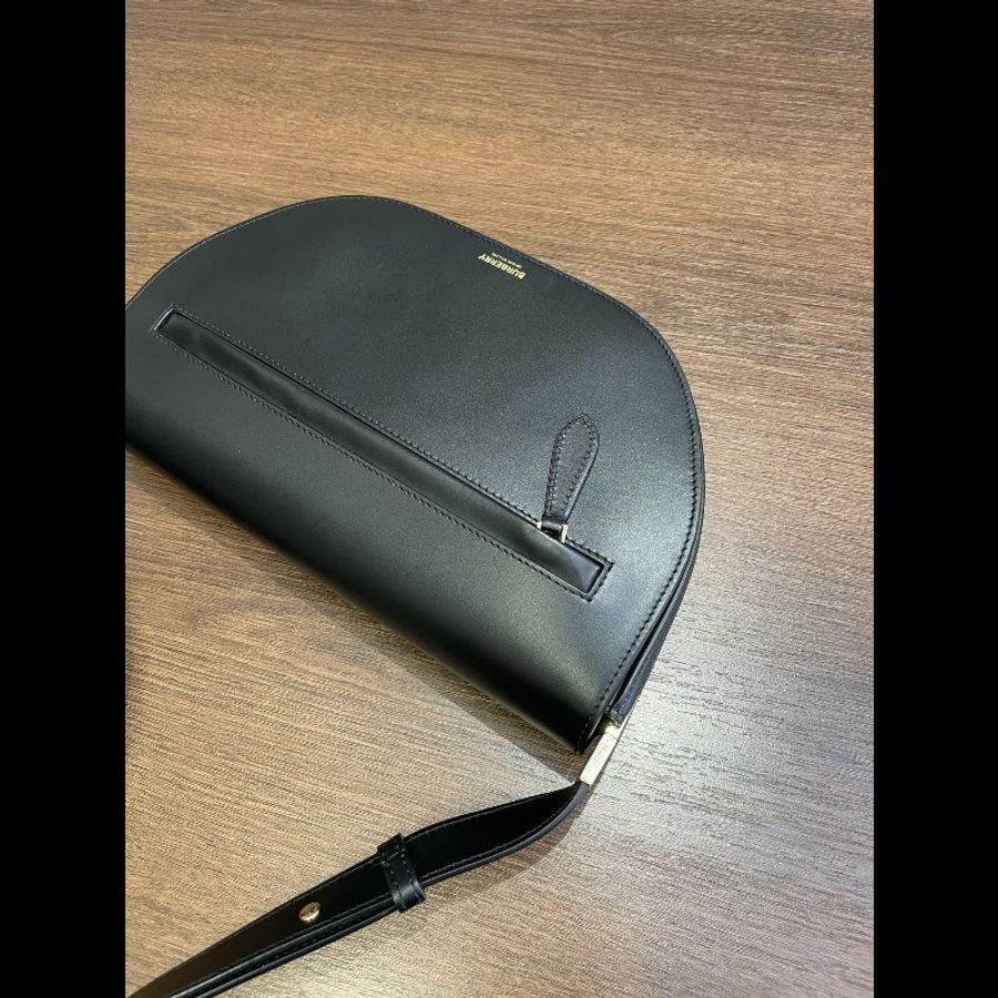 Burberry/博柏利 全皮黑色半月腋下包-3