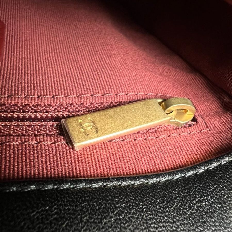 CHANEL 季節款側邊雕刻側肩包 AS2734/晶片款-7