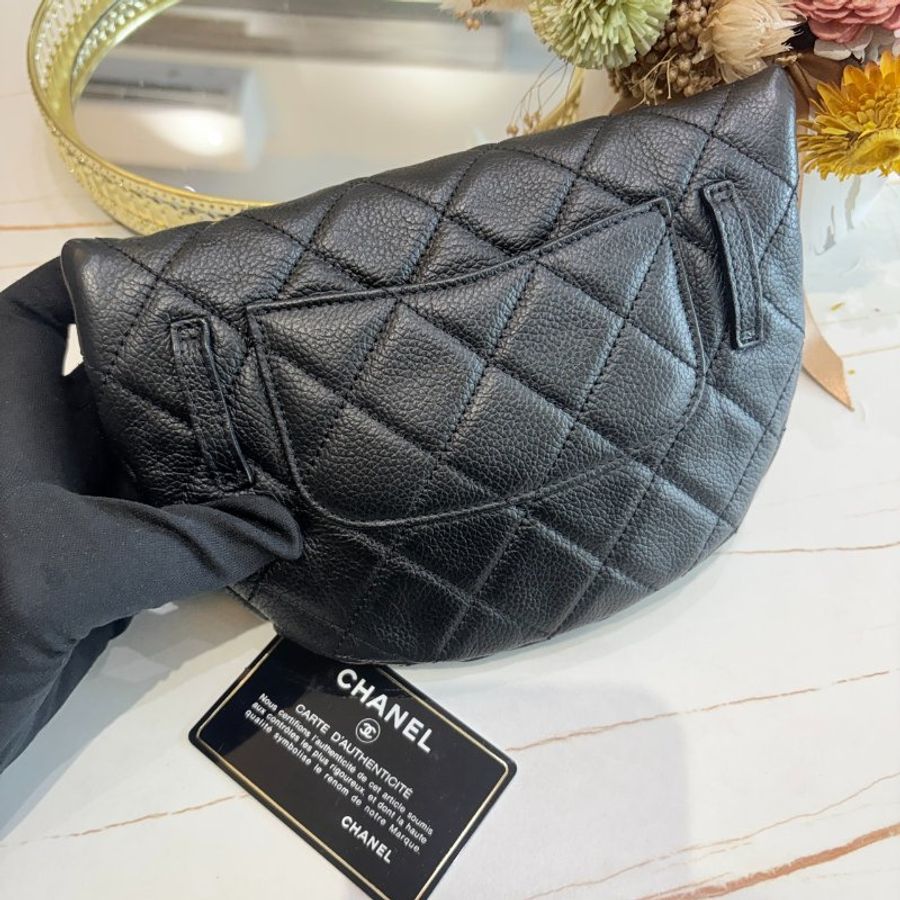 *SHIHNA名牌精品* CHANEL 荔枝牛皮菱格紋胸背包-3