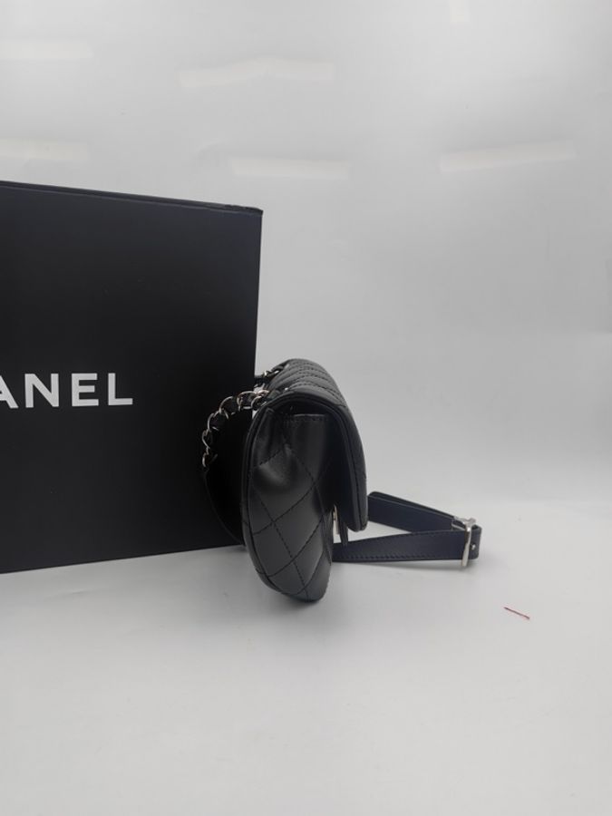 Chanel • 經典Cf黑銀牛皮腰包-6
