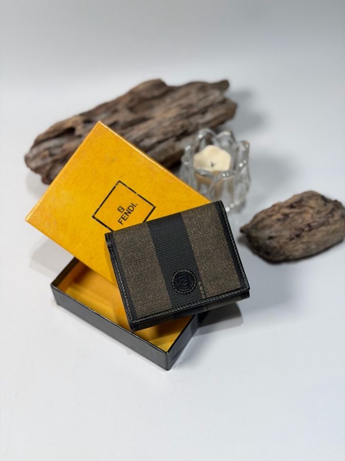 Fendi vintage 日本二手 中古復古古董經典老花 黑色皮革 三折皮夾 零錢包中夾短夾-0
