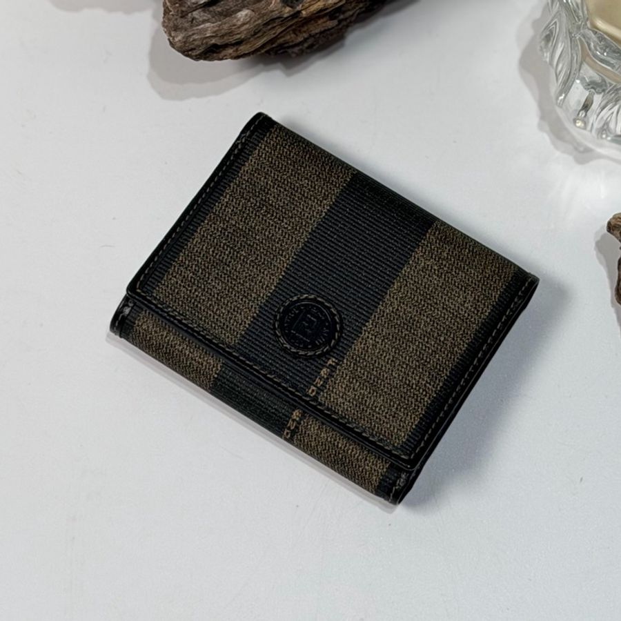 Fendi vintage 日本二手 中古復古古董經典老花 黑色皮革 三折皮夾 零錢包中夾短夾-6