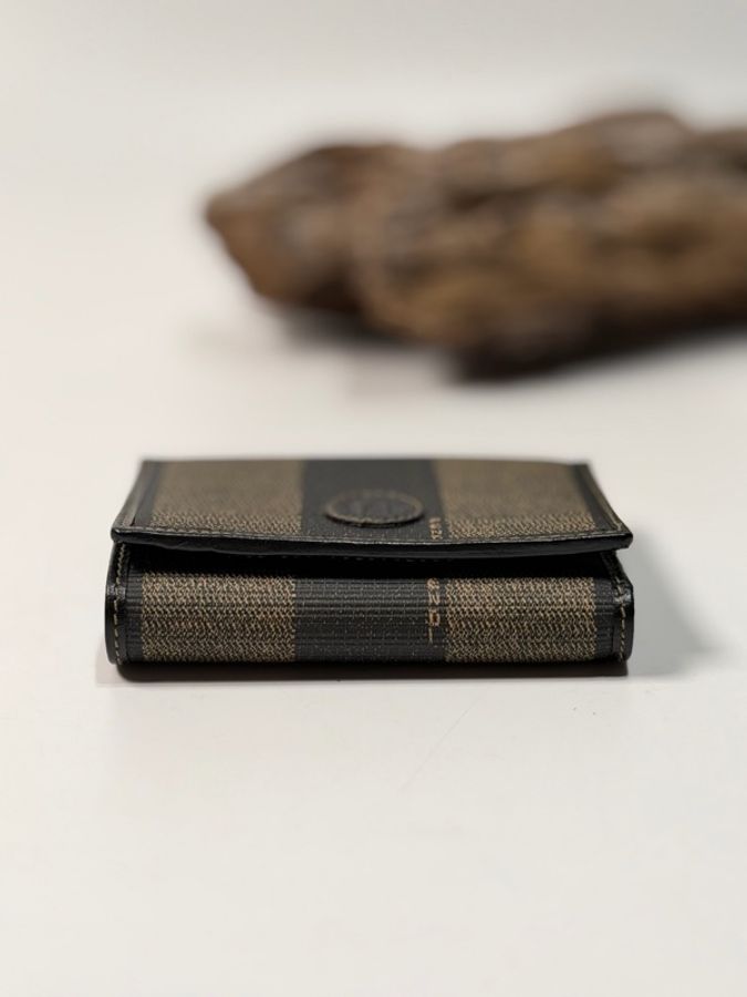 Fendi vintage 日本二手 中古復古古董經典老花 黑色皮革 三折皮夾 零錢包中夾短夾-7