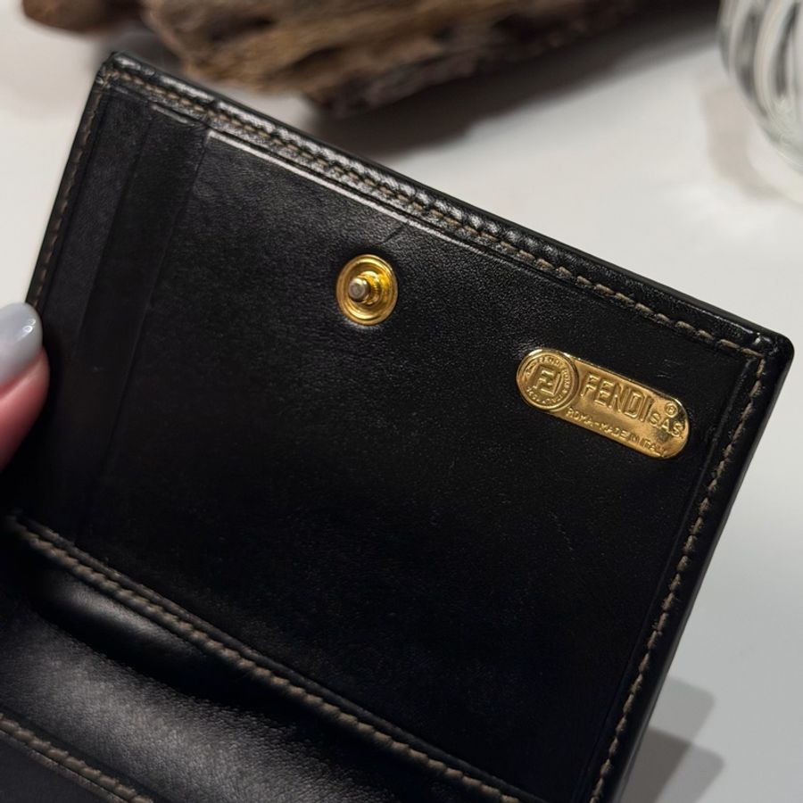 Fendi vintage 日本二手 中古復古古董經典老花 黑色皮革 三折皮夾 零錢包中夾短夾-15