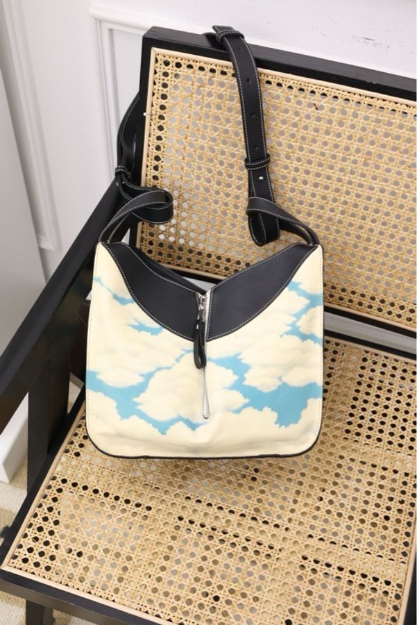Loewe蓝白云朵图案单肩包-0
