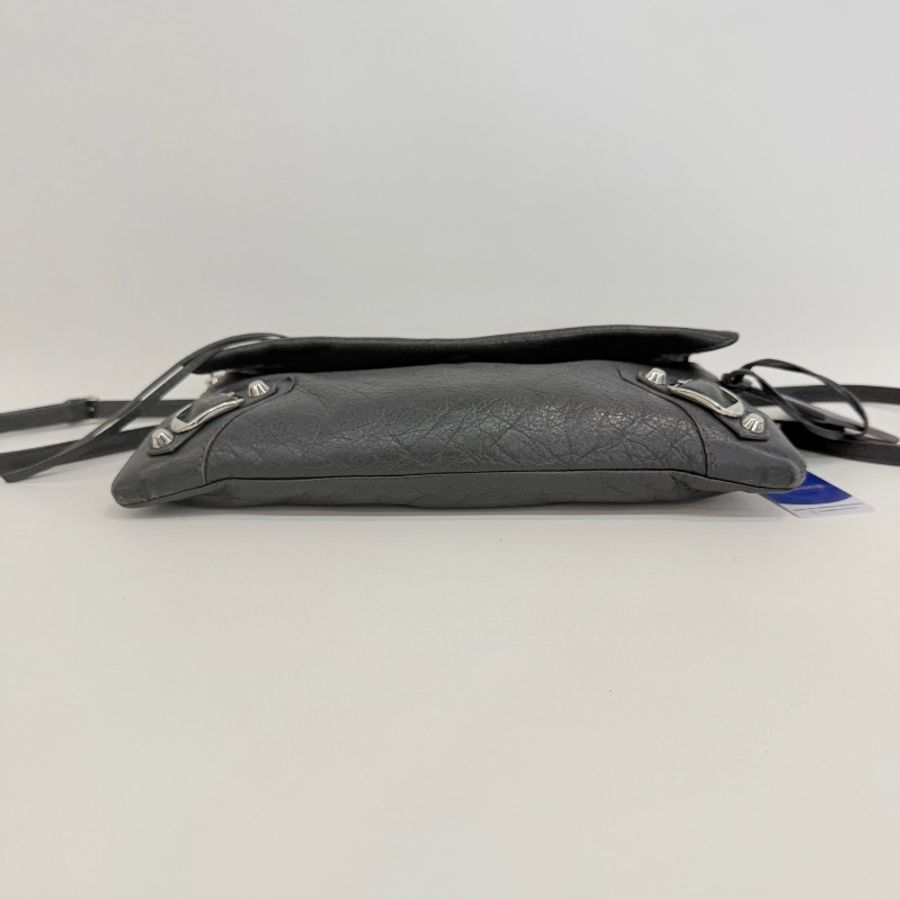 Balenciaga 灰色油蠟皮機車woc單肩斜挎包-4
