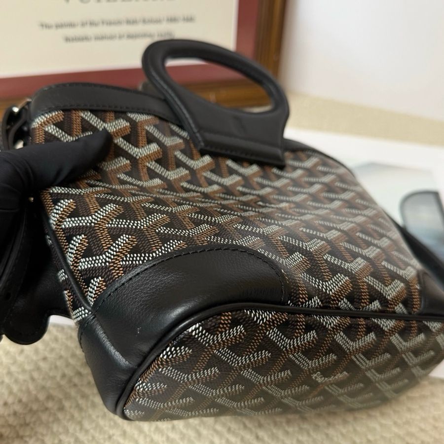Goyard Mini Beluga 戈雅迷你貝魯加手提水桶包菜籃子手提包斜背包 經典黑棕色老花-6