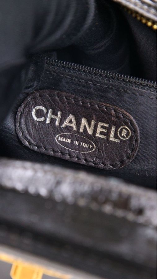 Chanel 5开黑金漆皮书包扣皮穿链单肩包-36