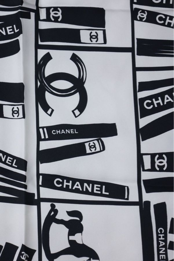 Chanel 22B真丝斜纹海军蓝方形围巾-2