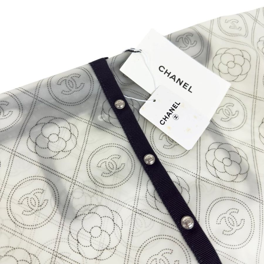 CHANEL *罕有秀款* CC 山茶花 雨衣 *附網上圖參考*-6