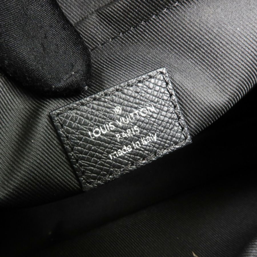 LOUIS VUITTON Monogram Eclipse/Taiga Outdoor Messenger銀扣肩背袋-5