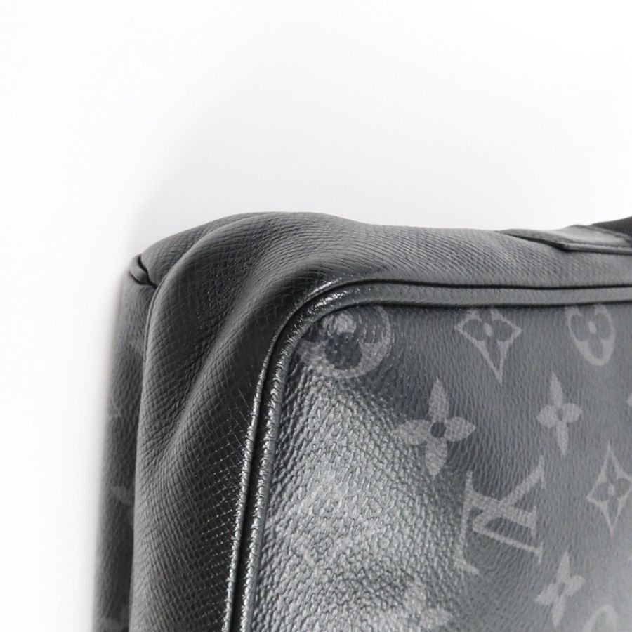 LOUIS VUITTON Monogram Eclipse/Taiga Outdoor Messenger銀扣肩背袋-12
