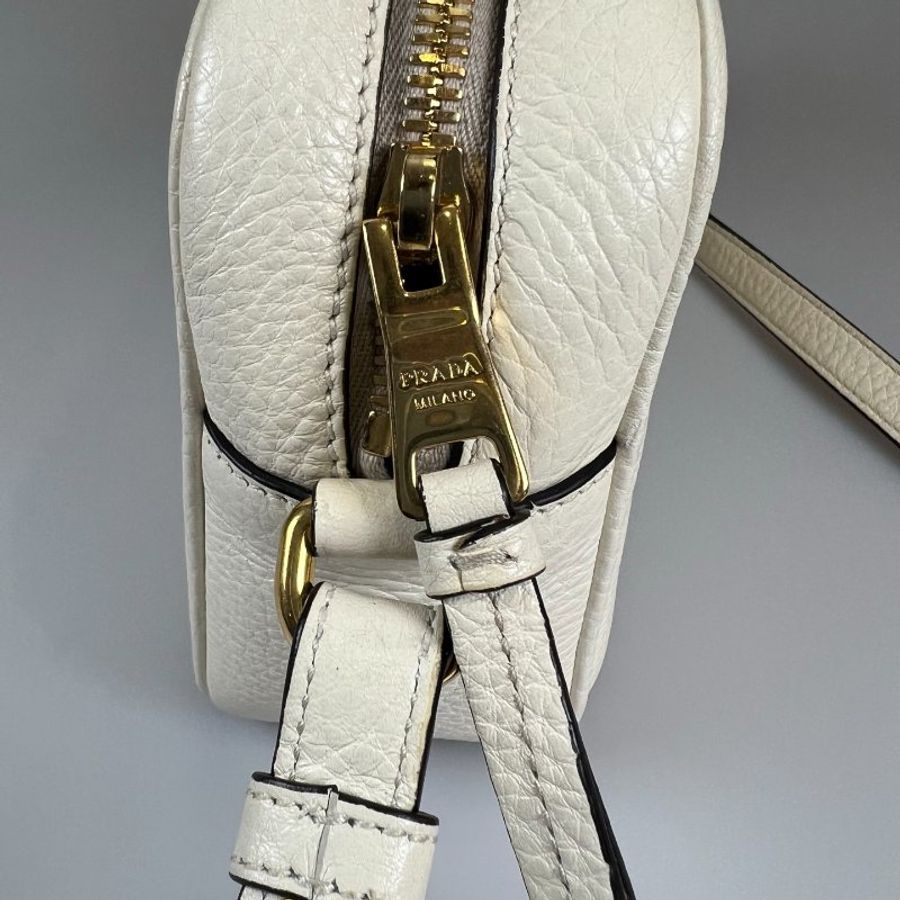 PRADA 1BH103 白相機包-8
