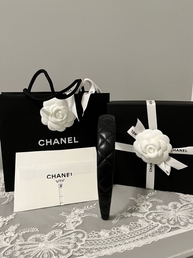 CHANEL 香奈兒《全新全配》經典黑色菱格紋羊皮髮箍|黑金雙C Logo|台灣專櫃正品|附購證-3