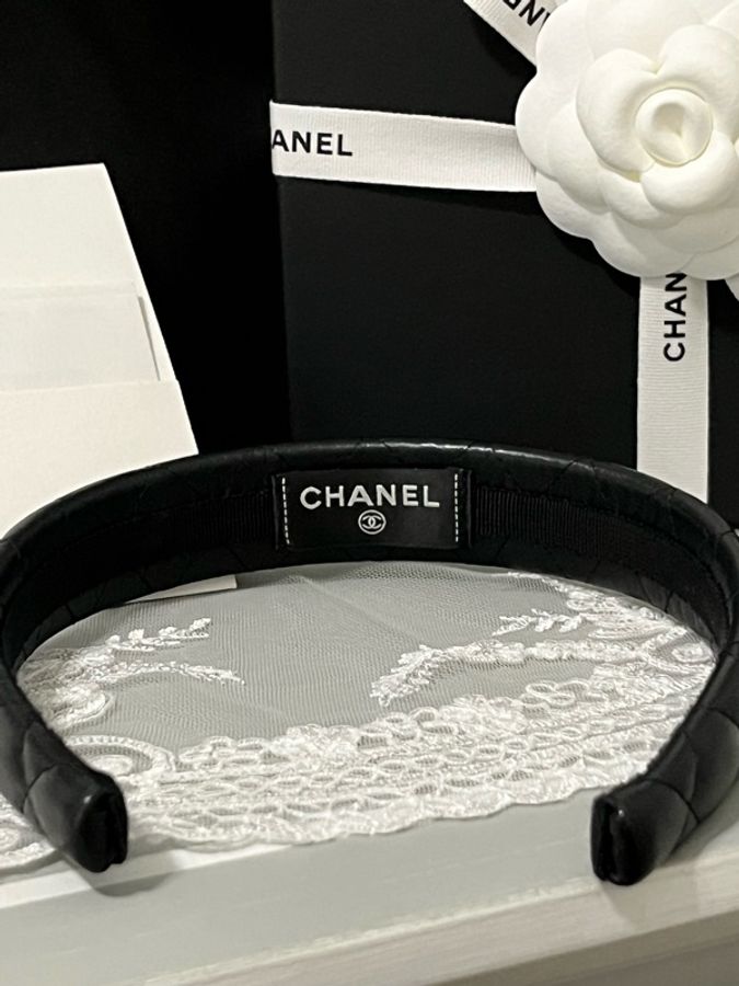 CHANEL 香奈兒《全新全配》經典黑色菱格紋羊皮髮箍|黑金雙C Logo|台灣專櫃正品|附購證-10