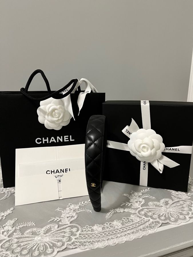 CHANEL 香奈兒《全新全配》經典黑色菱格紋羊皮髮箍|黑金雙C Logo|台灣專櫃正品|附購證-17