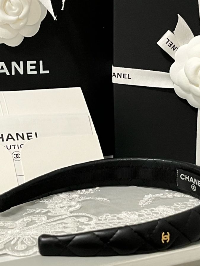 CHANEL 香奈兒《全新全配》經典黑色菱格紋羊皮髮箍|黑金雙C Logo|台灣專櫃正品|附購證-23