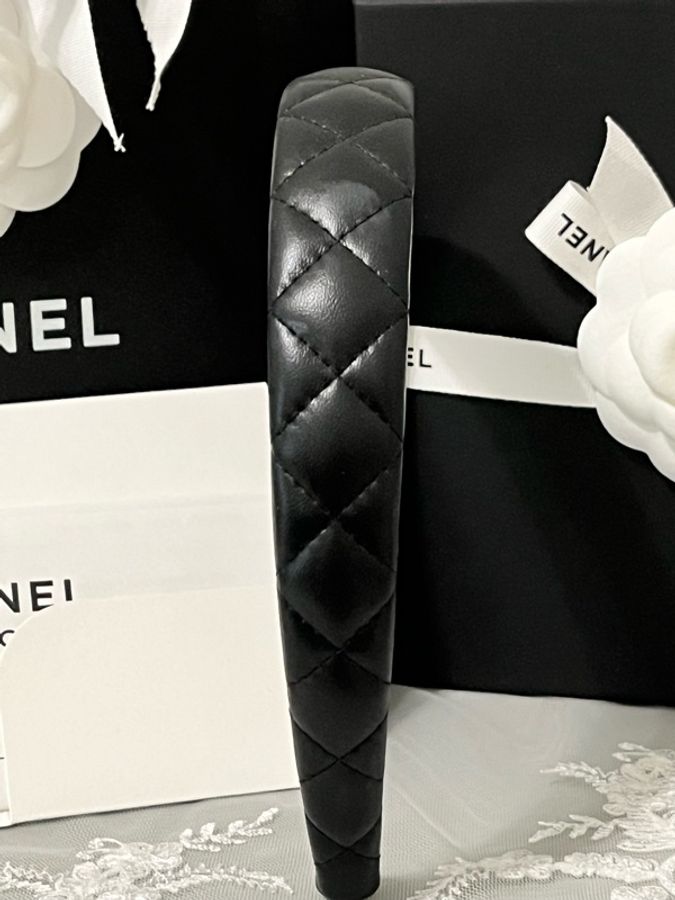 CHANEL 香奈兒《全新全配》經典黑色菱格紋羊皮髮箍|黑金雙C Logo|台灣專櫃正品|附購證-34