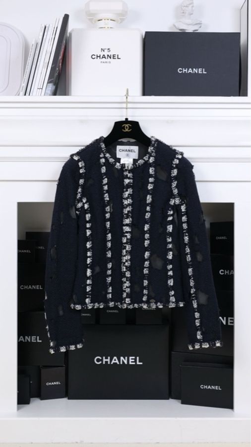 Chanel 11年春夏系列秀款深蓝色洞洞蕾丝网纱滚边外套FR34 23/11-0