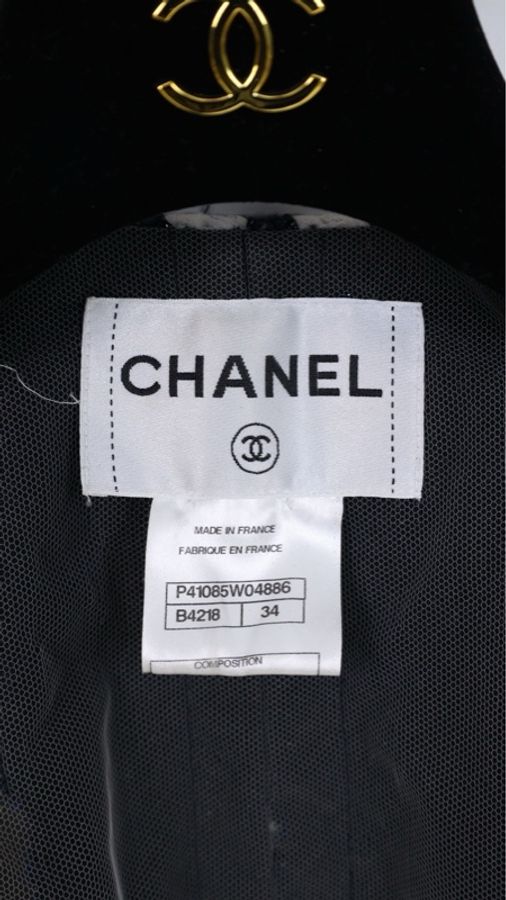 Chanel 11年春夏系列秀款深蓝色洞洞蕾丝网纱滚边外套FR34 23/11-9