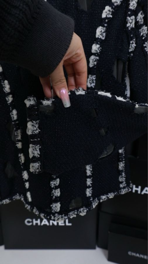 Chanel 11年春夏系列秀款深蓝色洞洞蕾丝网纱滚边外套FR34 23/11-17