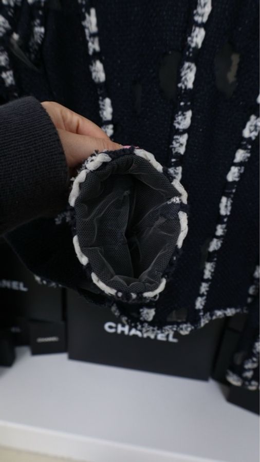 Chanel 11年春夏系列秀款深蓝色洞洞蕾丝网纱滚边外套FR34 23/11-19