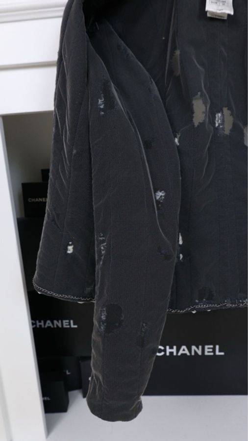 Chanel 11年春夏系列秀款深蓝色洞洞蕾丝网纱滚边外套FR34 23/11-23