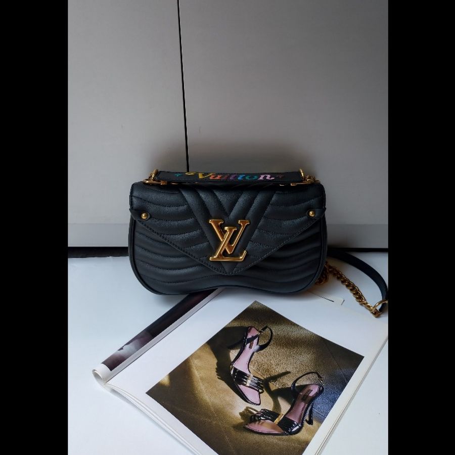 LV 彩色字母提把金鍊黑皮口蓋包-0