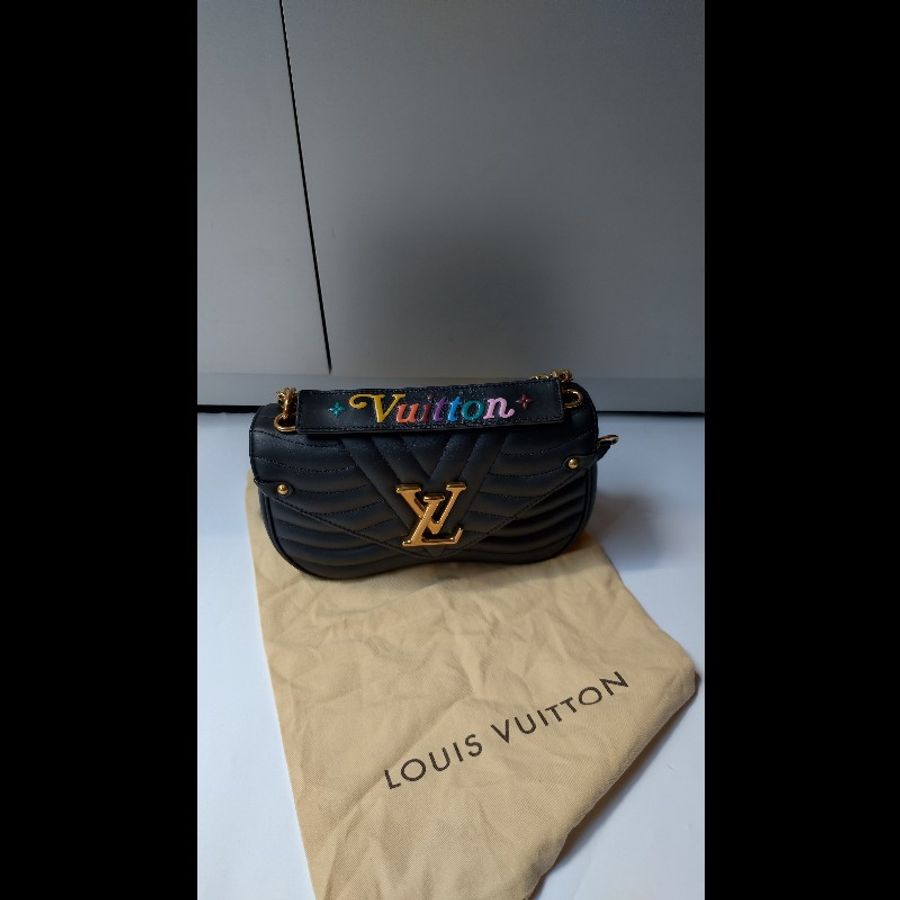 LV 彩色字母提把金鍊黑皮口蓋包-5