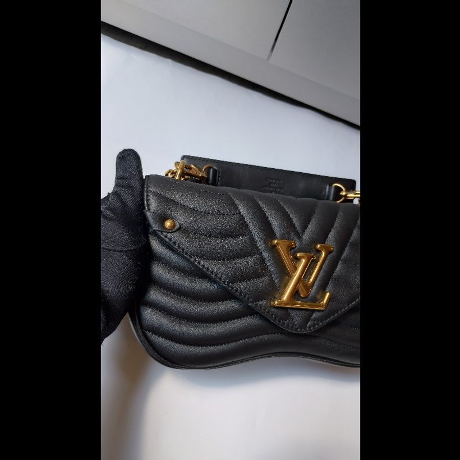 LV 彩色字母提把金鍊黑皮口蓋包-7