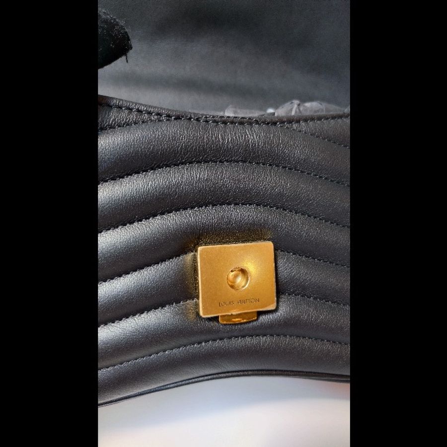 LV 彩色字母提把金鍊黑皮口蓋包-14