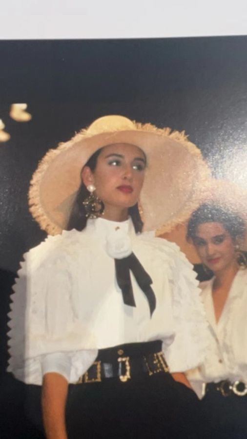 Chanel 88年春夏系列秀款珍珠圆形镂空CC耳夹-15