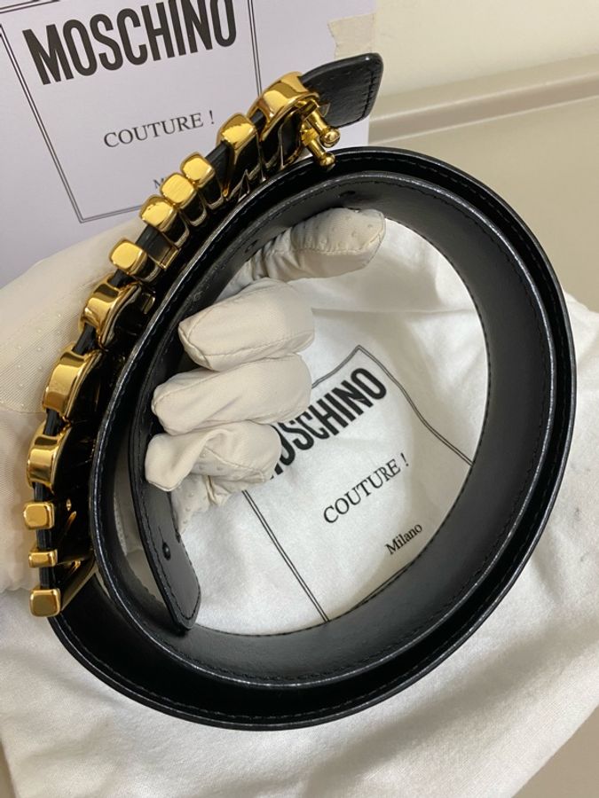 MOSCHINO 個性Logo黑金皮帶-11