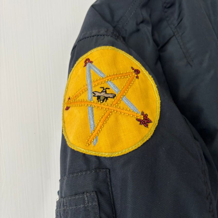 ::DIORI:: 超可愛拼貼勳章 布貼 珠珠刺繡 卡其深綠雙面外套 34號-15